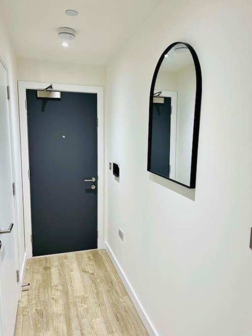 Modern One Bedroom Apartment Near Old Trafford Stadium Manchester Esterno foto