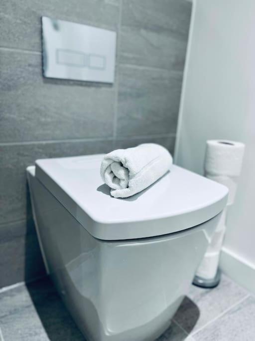 Modern One Bedroom Apartment Near Old Trafford Stadium Manchester Esterno foto