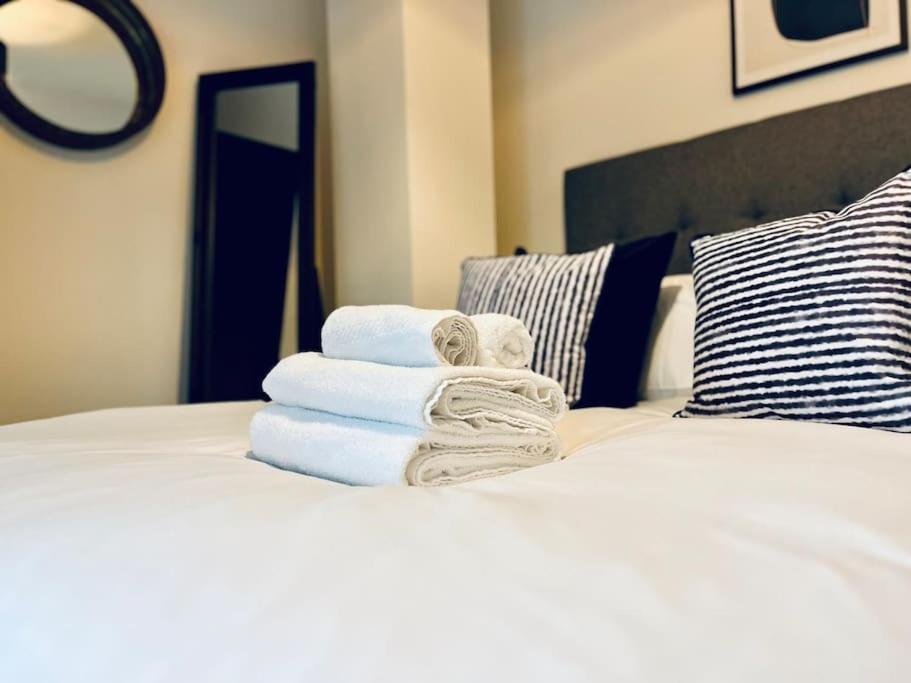 Modern One Bedroom Apartment Near Old Trafford Stadium Manchester Esterno foto