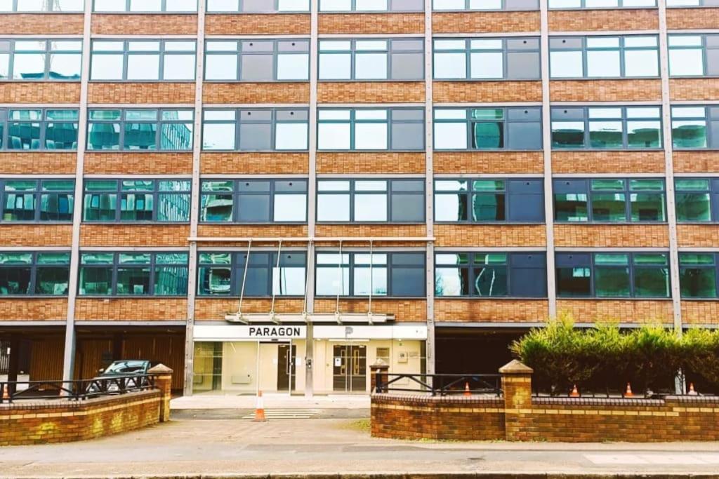 Modern One Bedroom Apartment Near Old Trafford Stadium Manchester Esterno foto