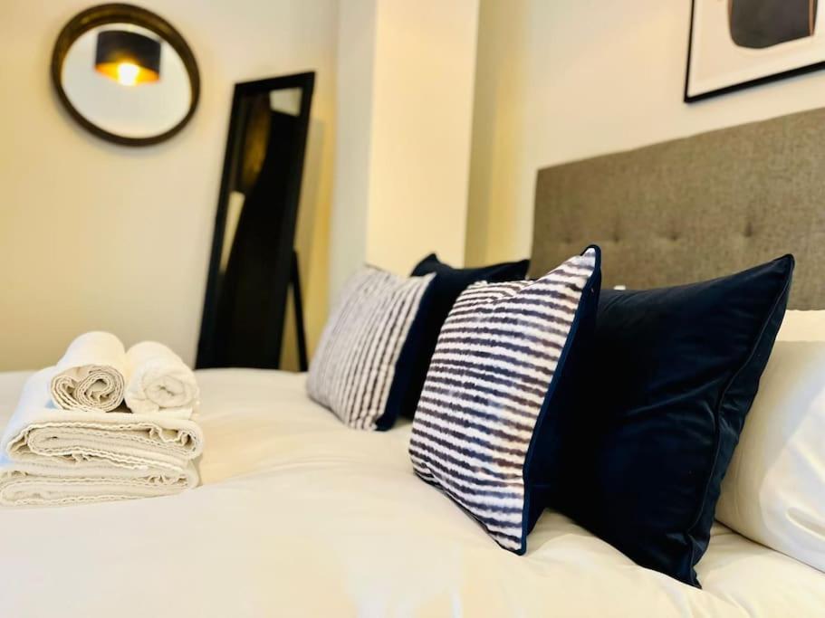 Modern One Bedroom Apartment Near Old Trafford Stadium Manchester Esterno foto